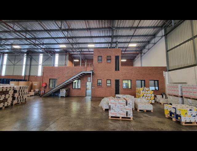 2,943M² WAREHOUSE TO LET IN POMONA